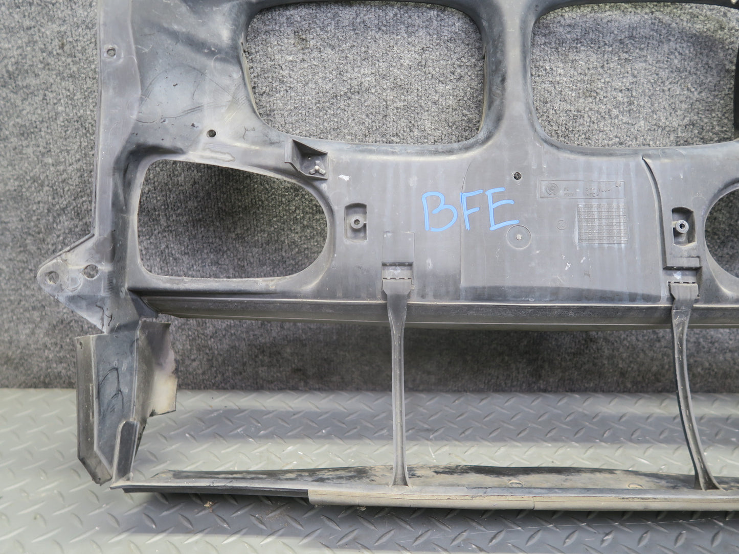 99-03 BMW E39 540ia Front Radiator Air Duct Panel OEM