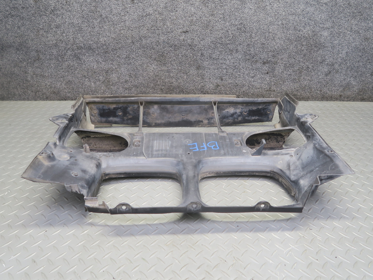 99-03 BMW E39 540ia Front Radiator Air Duct Panel OEM