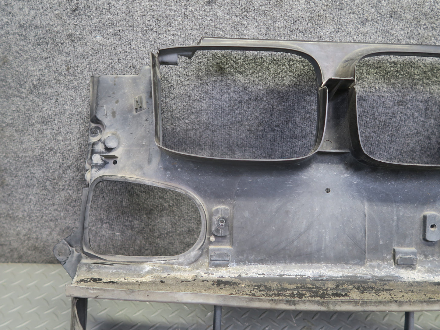 99-03 BMW E39 540ia Front Radiator Air Duct Panel OEM