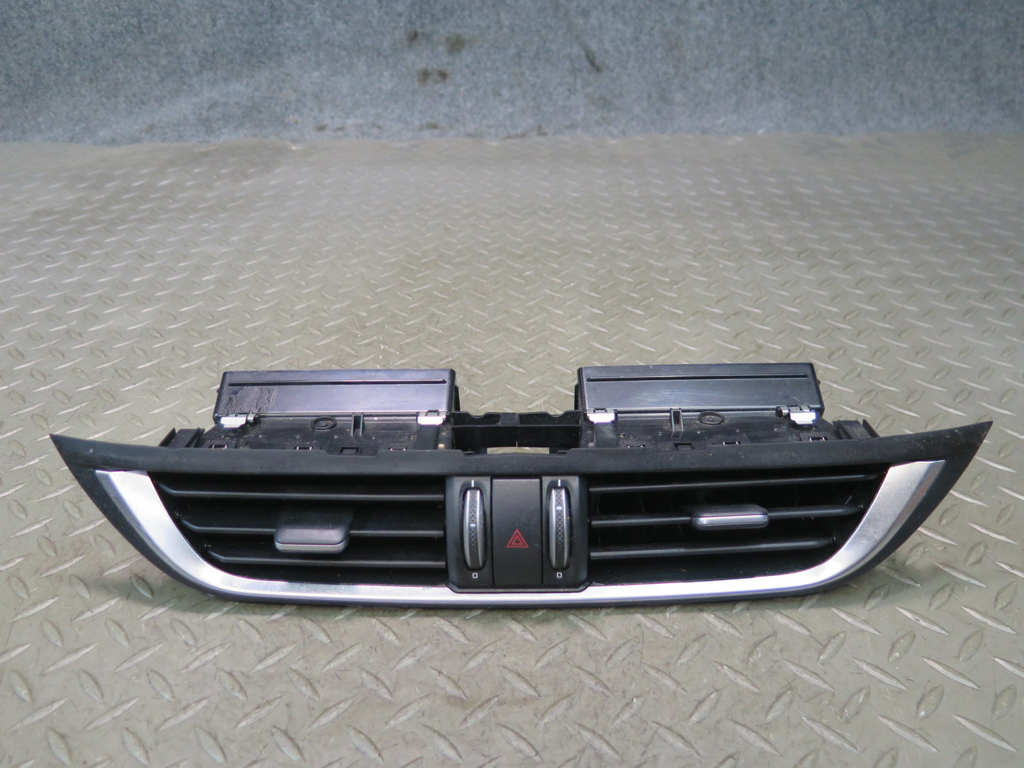 2017-2023 Alfa Romeo Stelvio Front Center Dash A/C Air Vent Trim Grille Panel