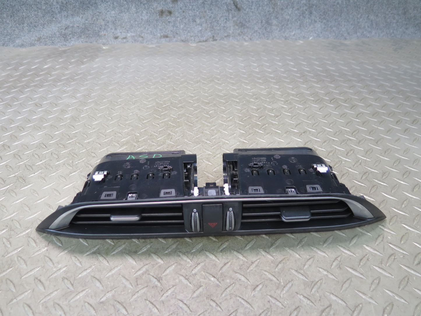 2017-2023 Alfa Romeo Stelvio Front Center Dash A/C Air Vent Trim Grille Panel