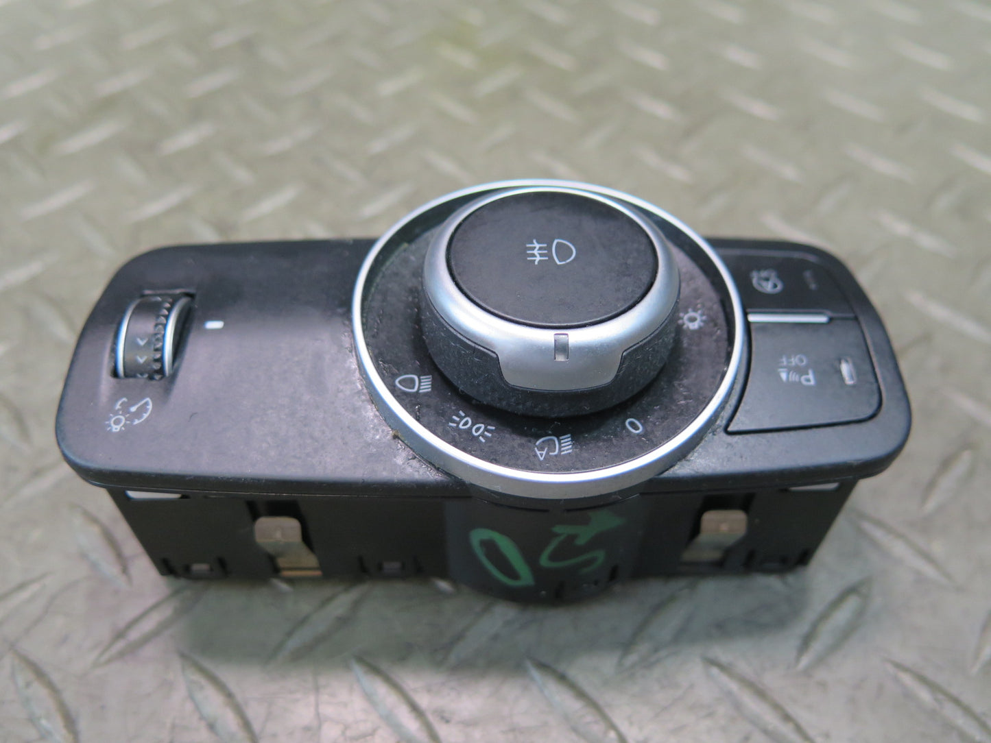 2017-2023 Alfa Romeo Stelvio Headlight Lamp Control Switch