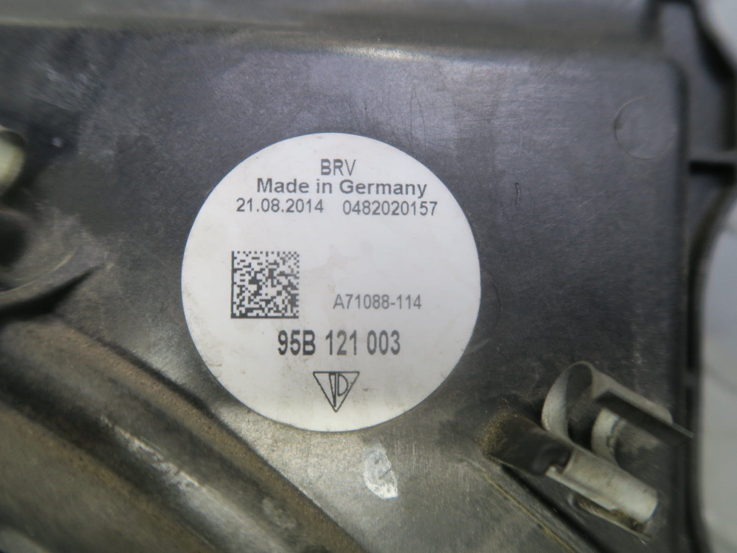 2015-2018 Porsche Macan Turbo 3.6L Engine Cooling Dual Fan Motor Shroud