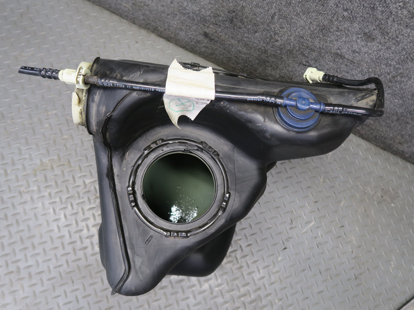 05-13 Chevrolet Corvette C6 Right Fuel Tank Reservoir w Heat Shield Set OEM