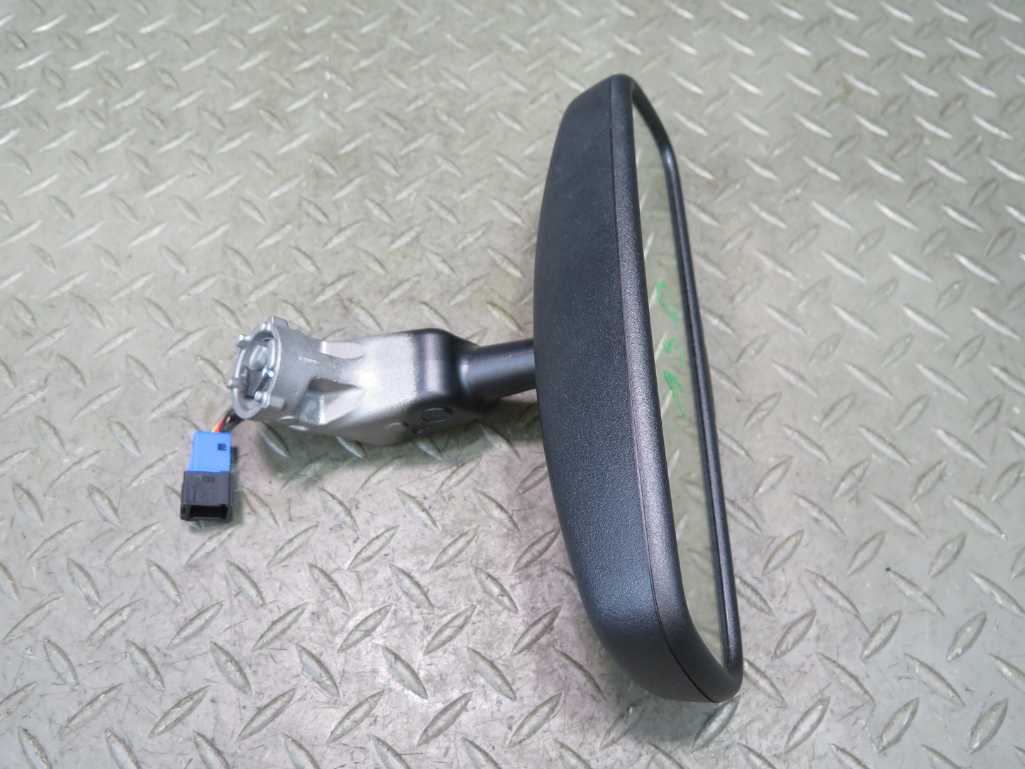 2017-2023 Alfa Romeo Stelvio Front Windshield Interior Auto Dim Rear View Mirror
