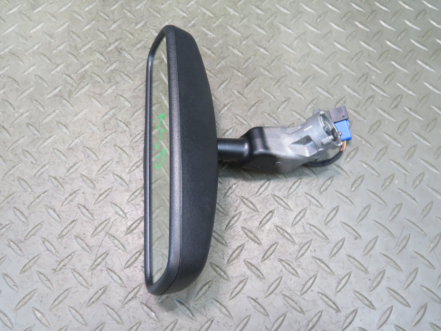 2017-2023 Alfa Romeo Stelvio Front Windshield Interior Auto Dim Rear View Mirror