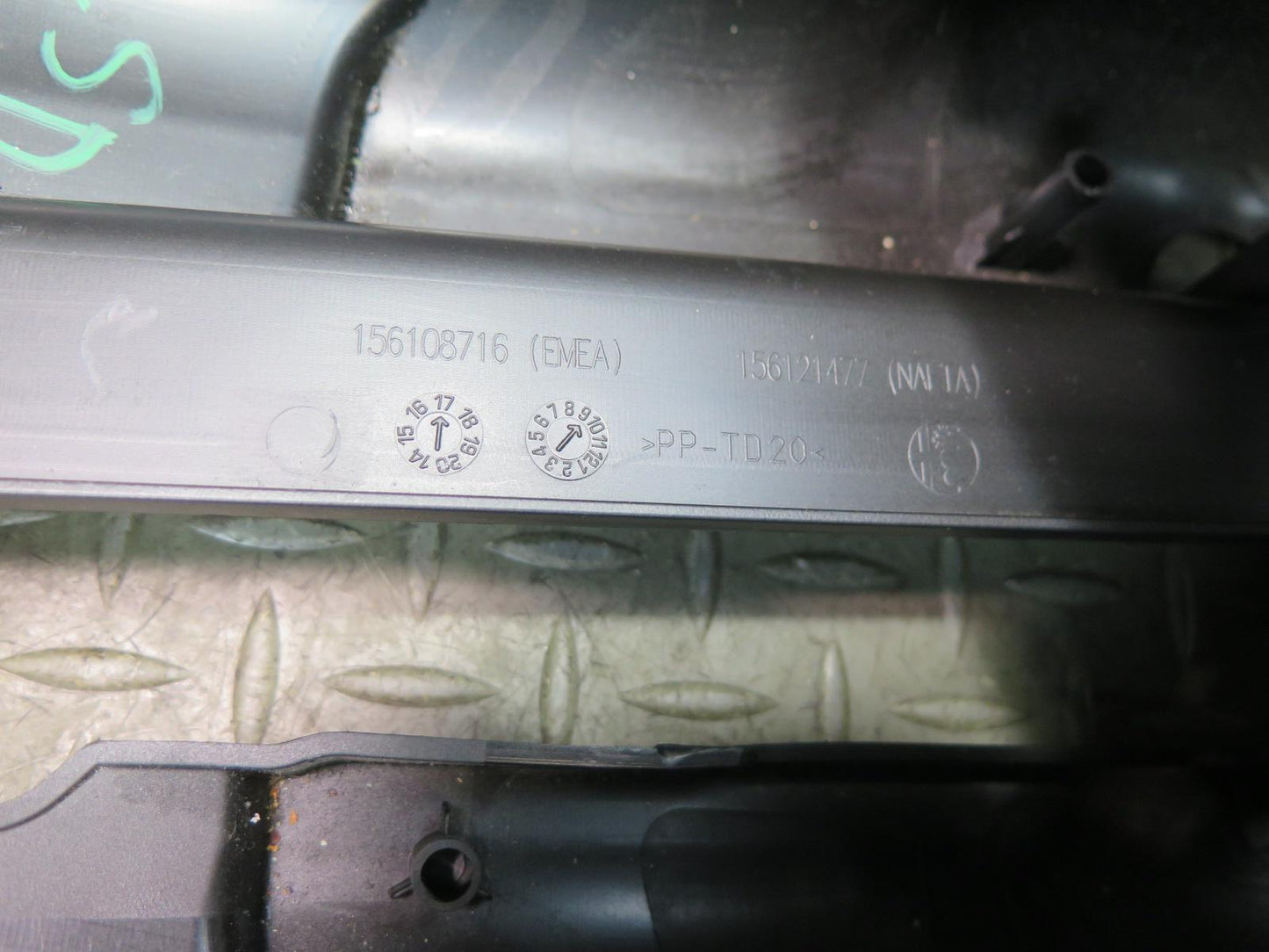 2017-2023 Alfa Romeo Stelvio Steering Column Upper & Lower Trim Cover Panel