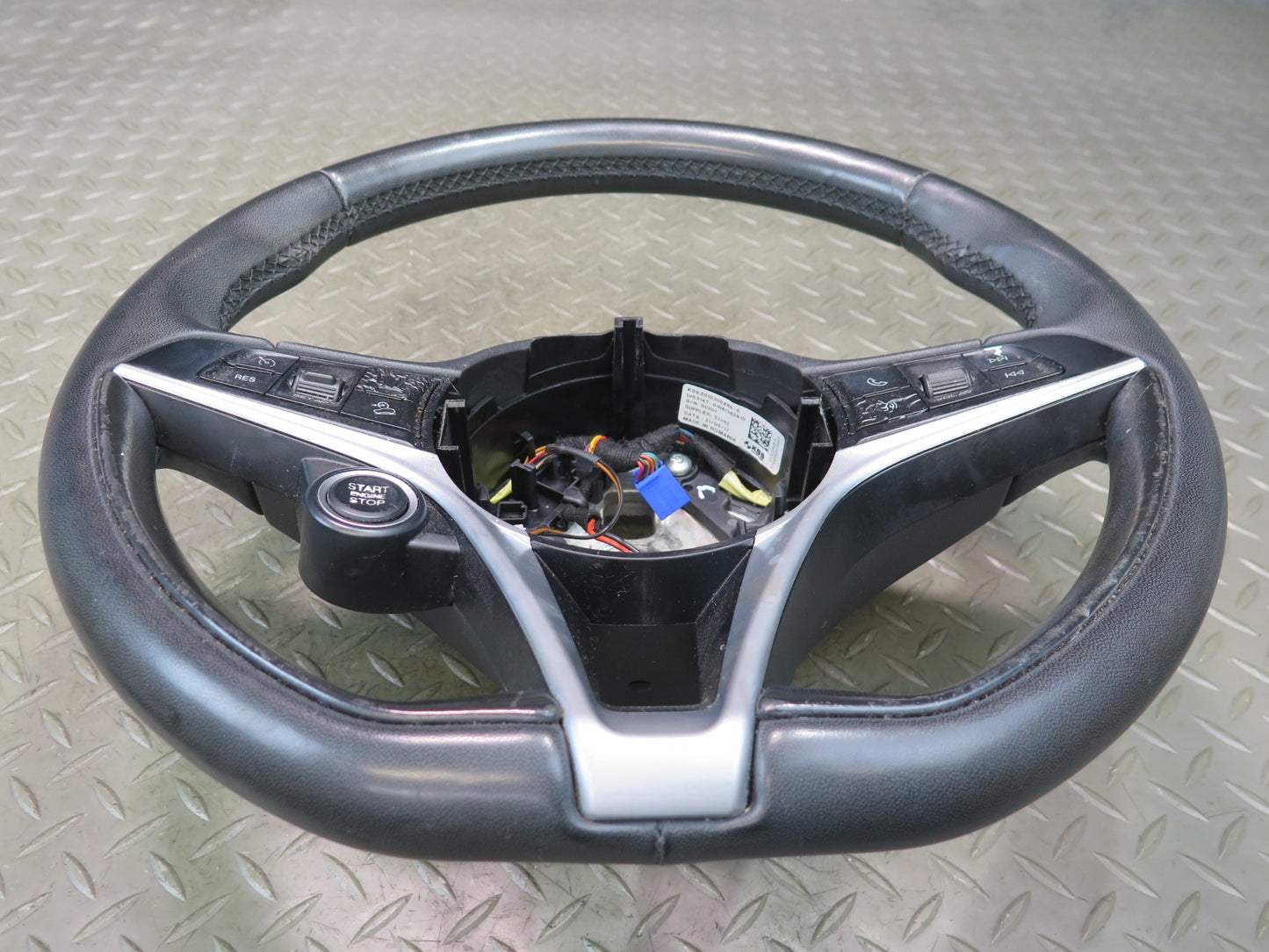 2017-2023 Alfa Romeo Stelvio Steering W/ Controls Leather Black