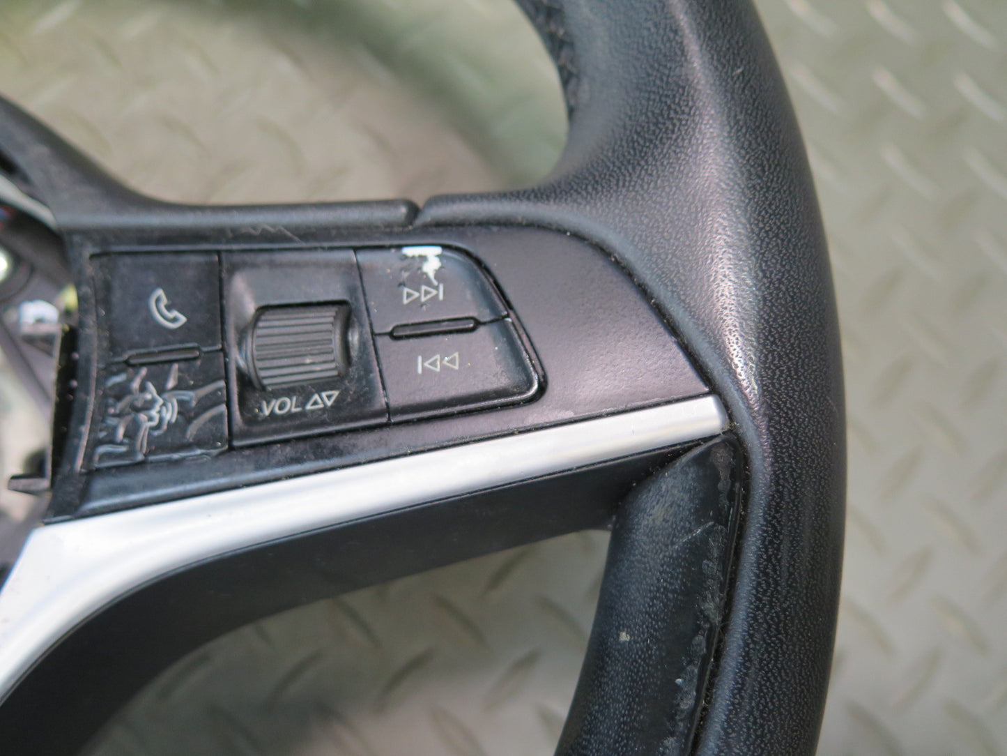 2017-2023 Alfa Romeo Stelvio Steering W/ Controls Leather Black