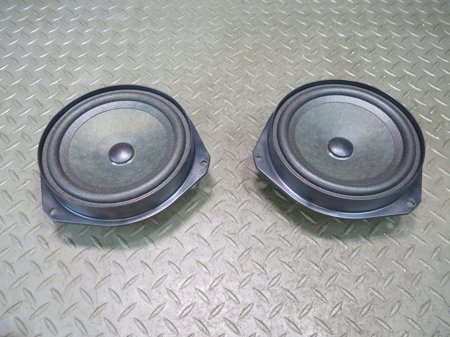 2017-2023 Alfa Romeo Stelvio Front Left & Right Side Door Audio Speaker Set