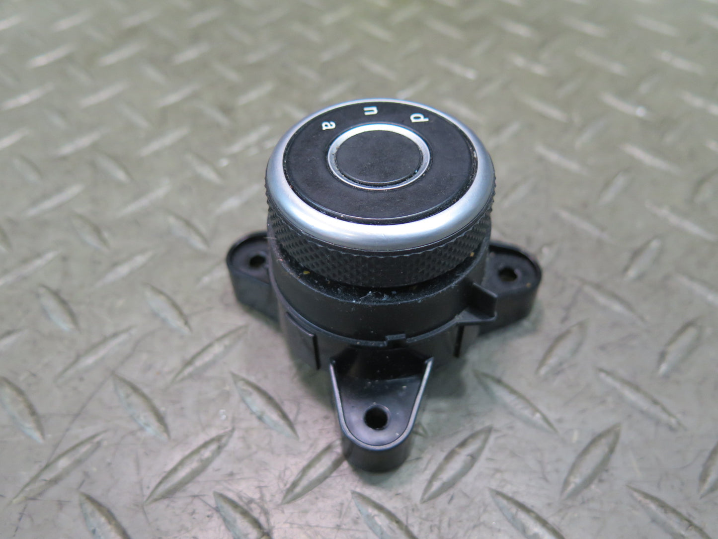 2017-2019 Alfa Romeo Stelvio Center Console Drive Mode Control Switch