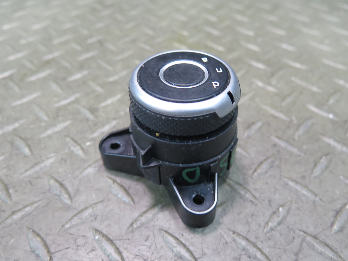 2017-2019 Alfa Romeo Stelvio Center Console Drive Mode Control Switch