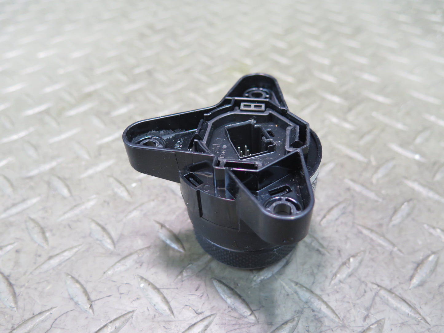 2017-2019 Alfa Romeo Stelvio Center Console Drive Mode Control Switch