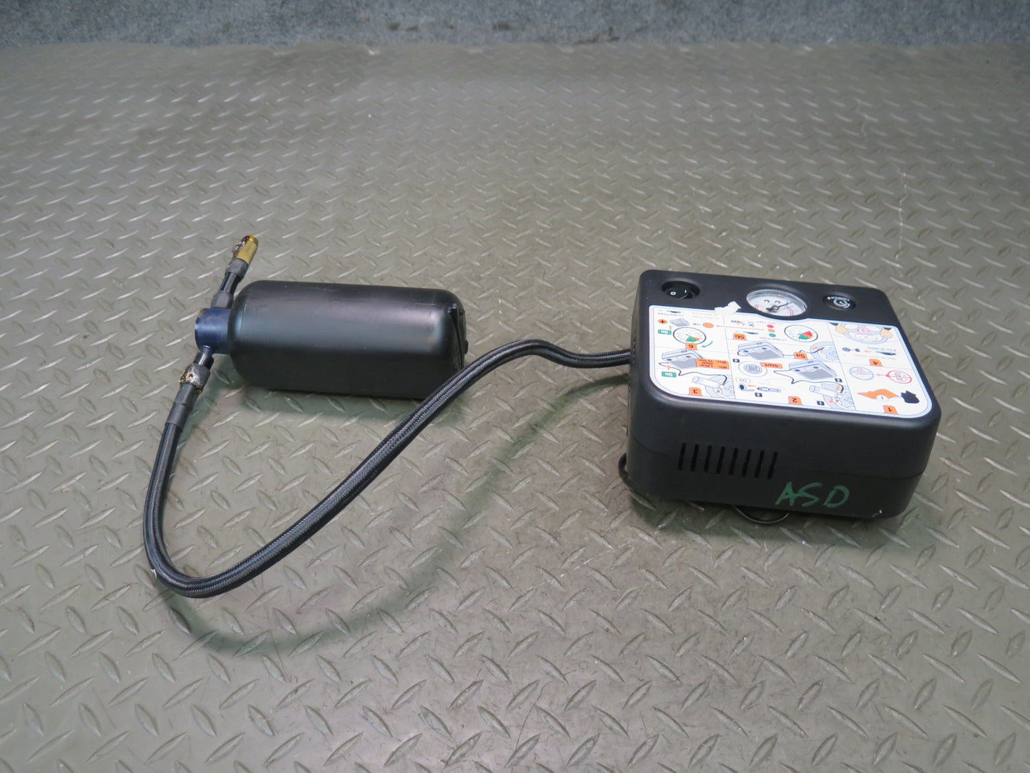 2017-2023 Alfa Romeo Stelvio Emergency Tire Inflator Wheel Air Compressor Pump