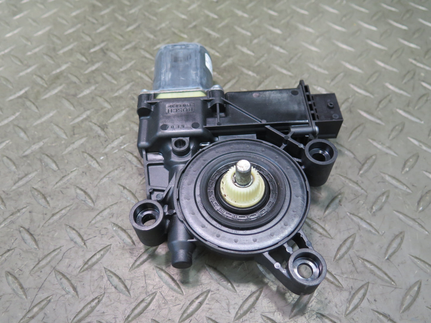 2017-2023 Alfa Romeo Stelvio Front Left Driver Side Window Regulator Motor