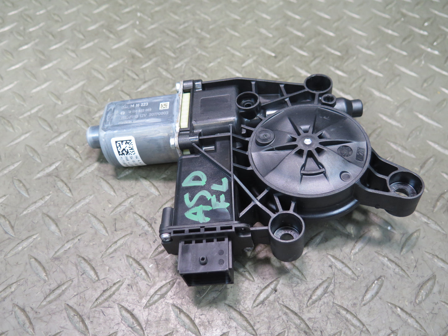 2017-2023 Alfa Romeo Stelvio Front Left Driver Side Window Regulator Motor