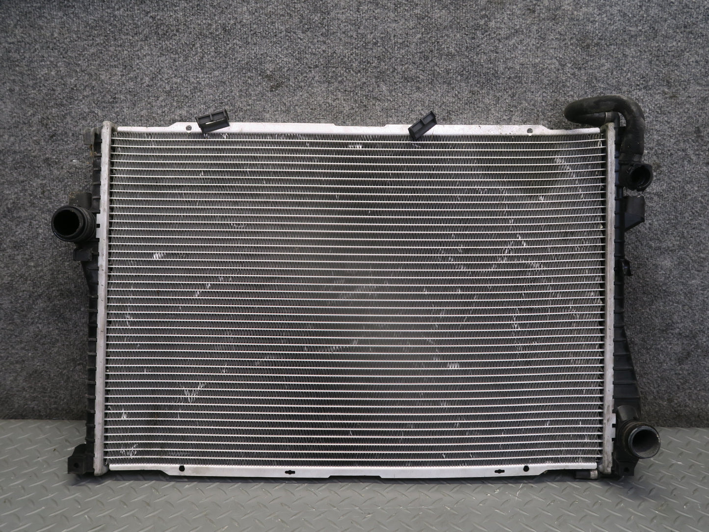 99-03 BMW E39 540ia 4.4L M62 A/T Engine Cooling Radiator Spectra CU2285