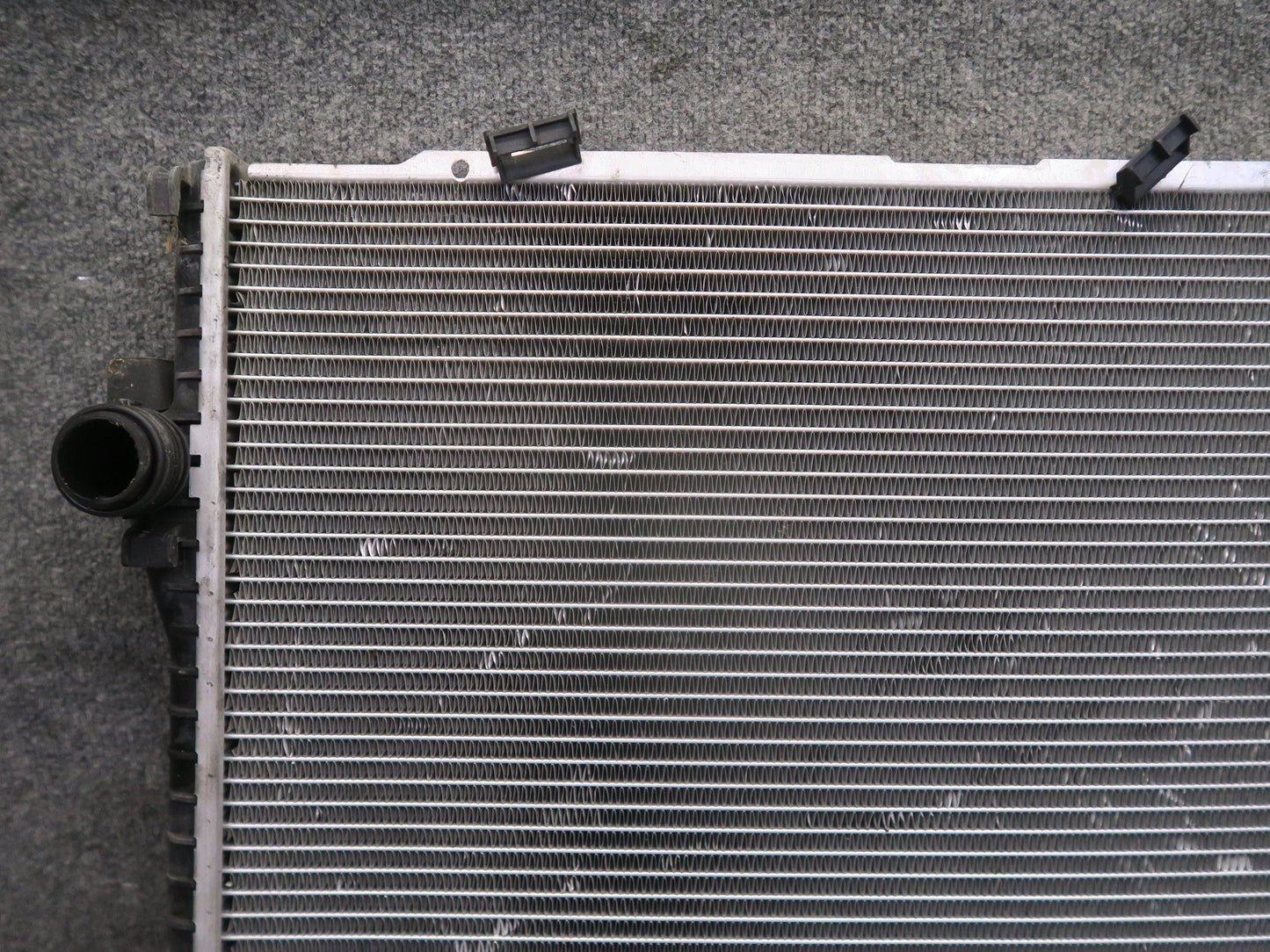 99-03 BMW E39 540ia 4.4L M62 A/T Engine Cooling Radiator Spectra CU2285