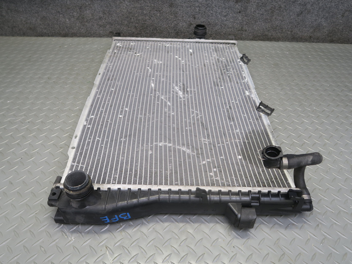 99-03 BMW E39 540ia 4.4L M62 A/T Engine Cooling Radiator Spectra CU2285