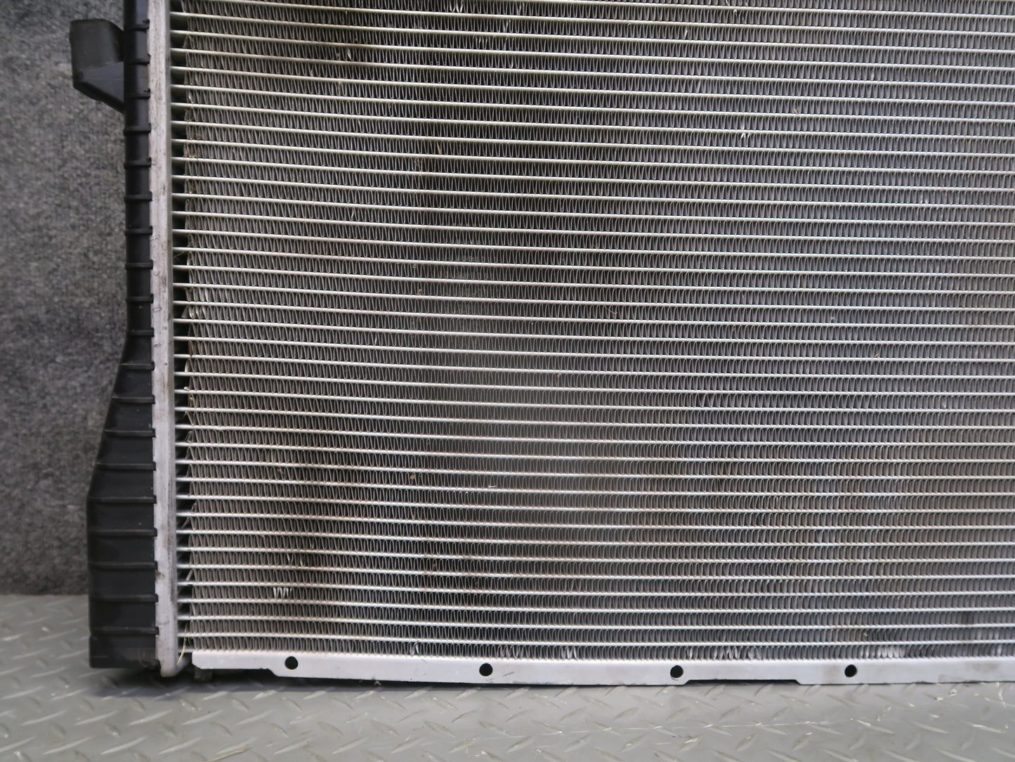 99-03 BMW E39 540ia 4.4L M62 A/T Engine Cooling Radiator Spectra CU2285