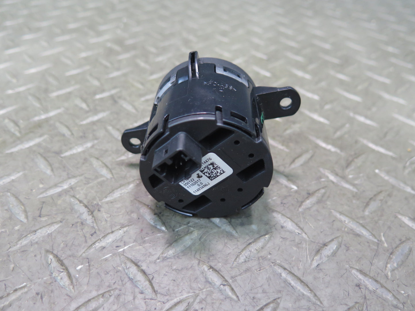 2017-2019 Alfa Romeo Stelvio Center Console Radio Stereo Volume Control Switch