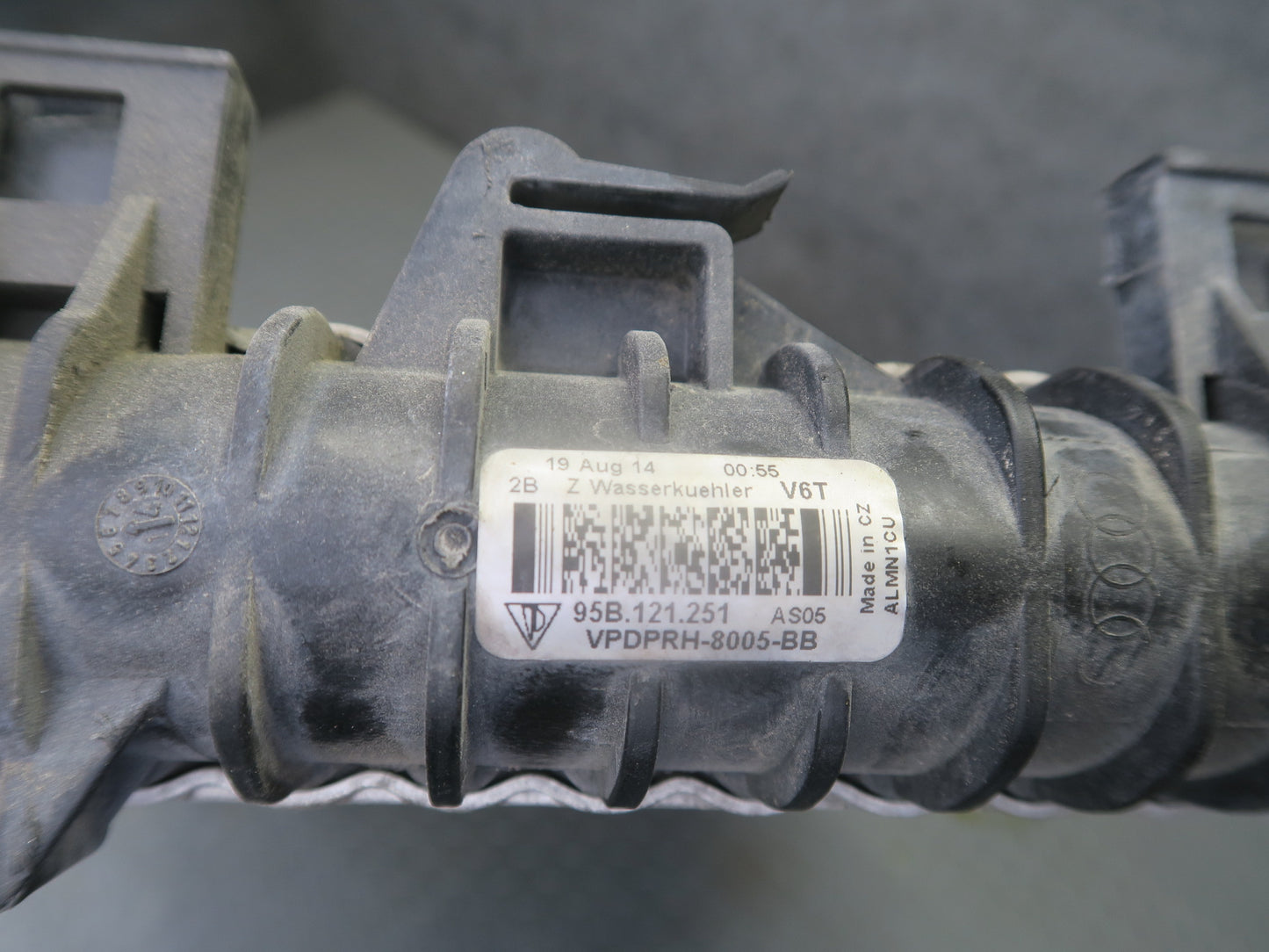 2015-2018 Porsche Macan Turbo 3.6L Engine Coolant Cooling Radiator