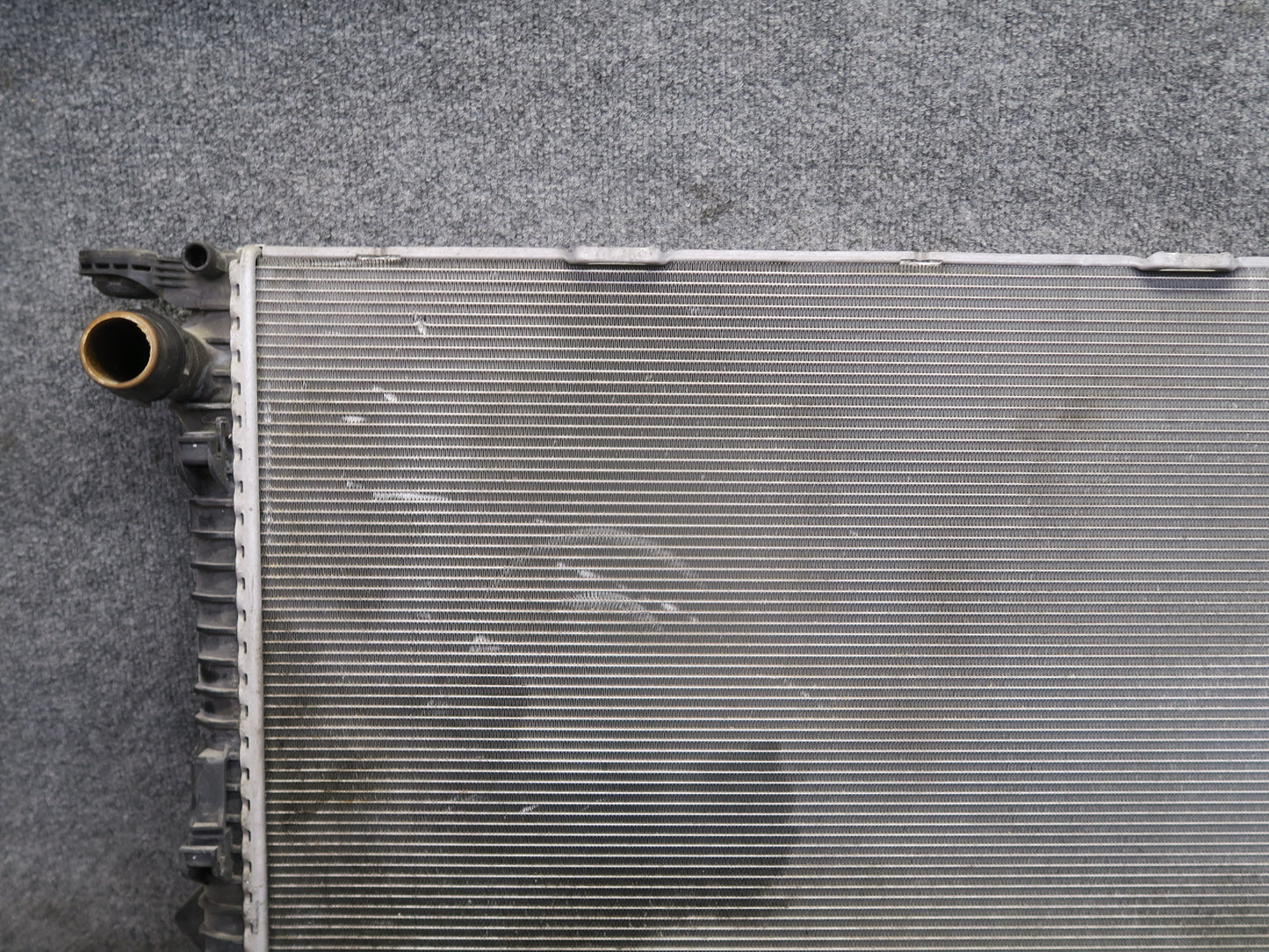 2015-2018 Porsche Macan Turbo 3.6L Engine Coolant Cooling Radiator