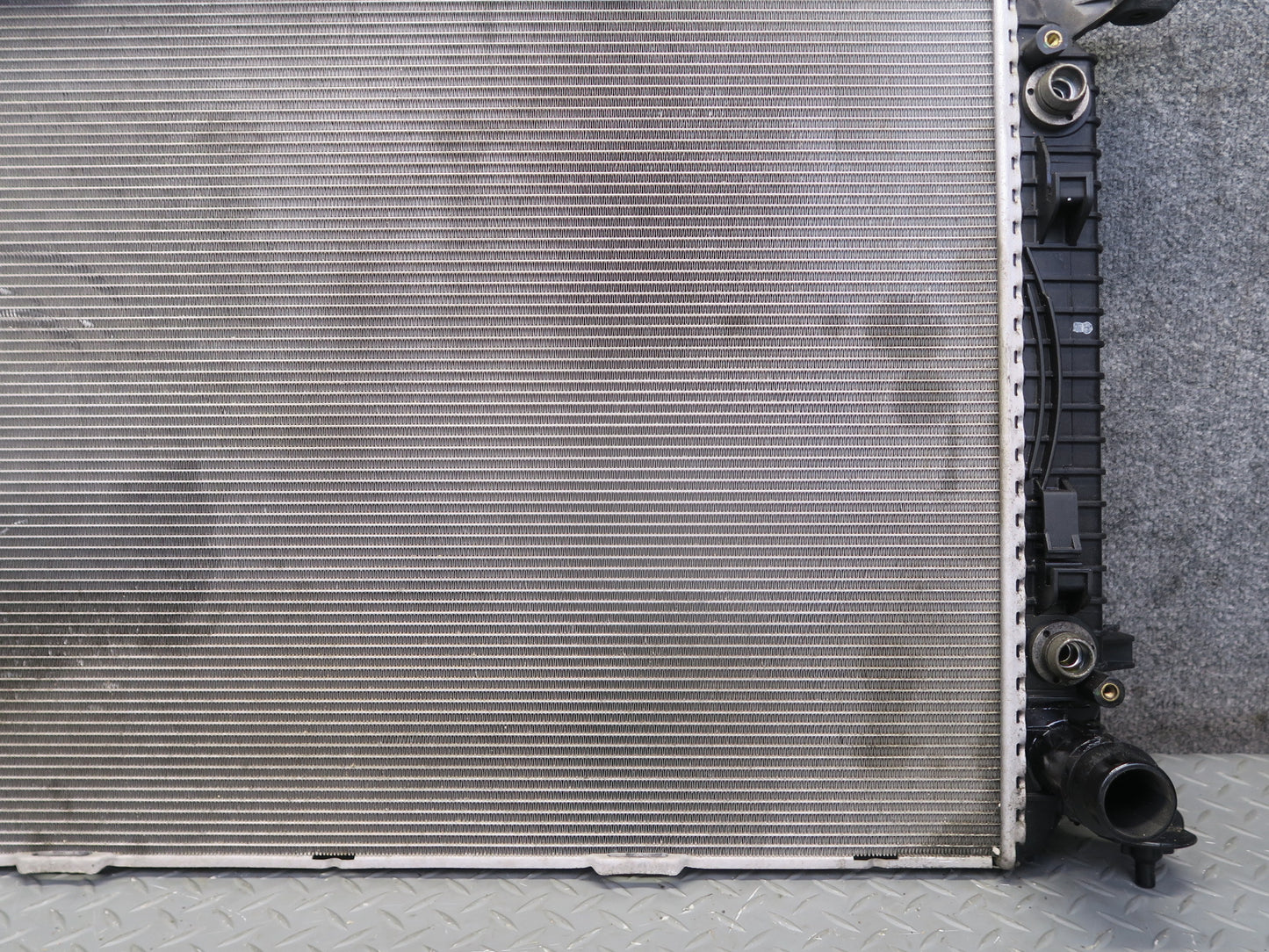 2015-2018 Porsche Macan Turbo 3.6L Engine Coolant Cooling Radiator