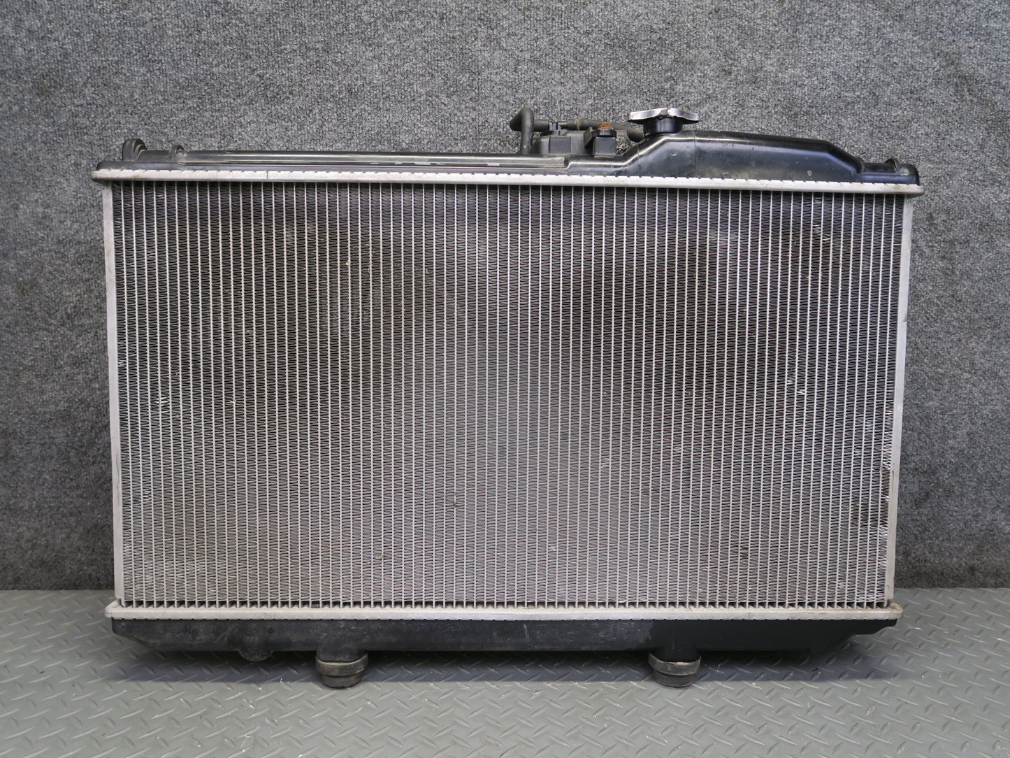 01-05 Lexus GS430 4.3L 3UZFE Engine Cooling Radiator w Fan & Shroud Assembly OEM