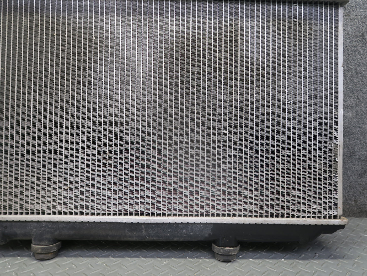 01-05 Lexus GS430 4.3L 3UZFE Engine Cooling Radiator w Fan & Shroud Assembly OEM