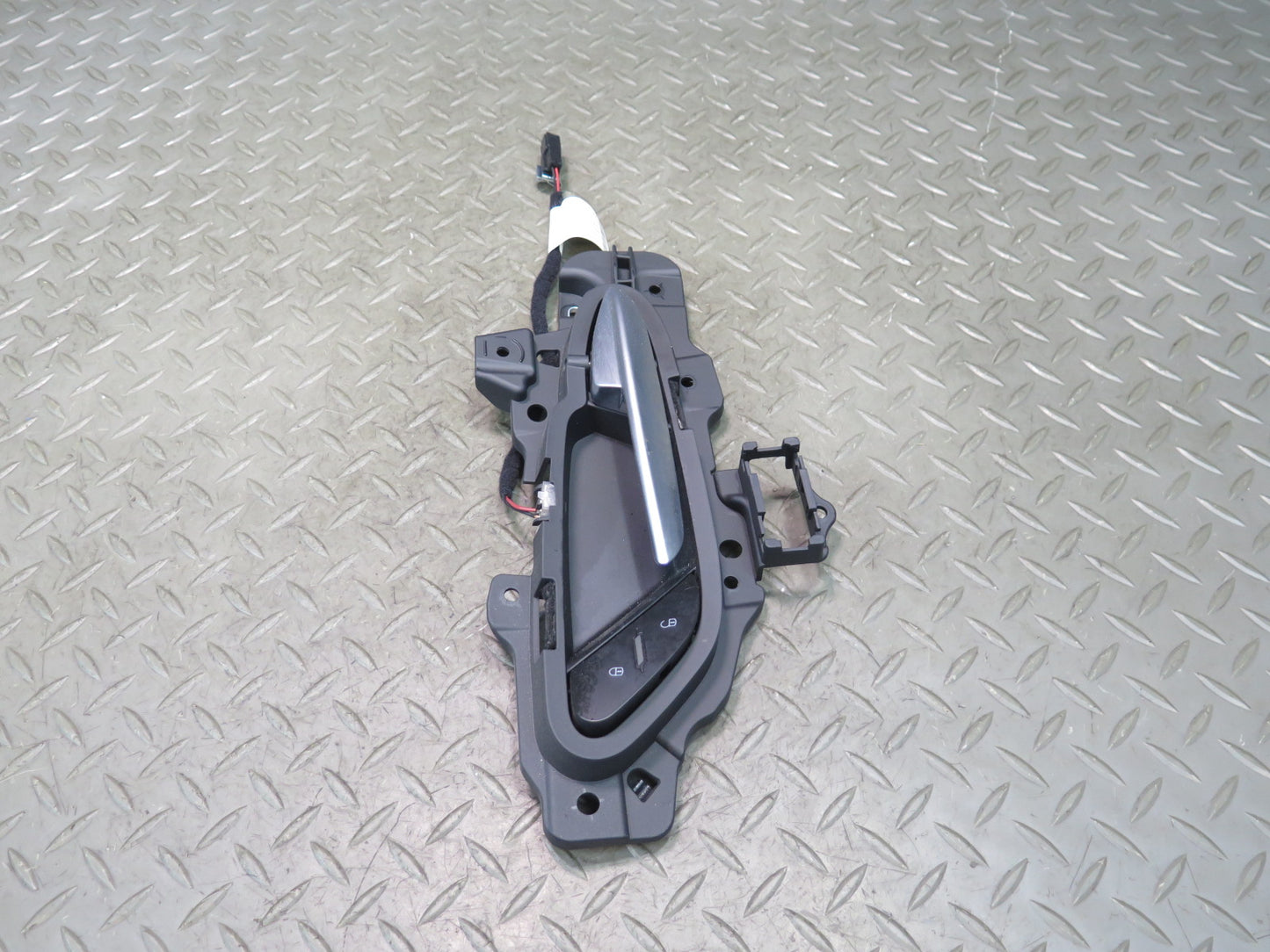 2017-2023 Alfa Romeo Stelvio Front Right Passenger Side Interior Door Handle