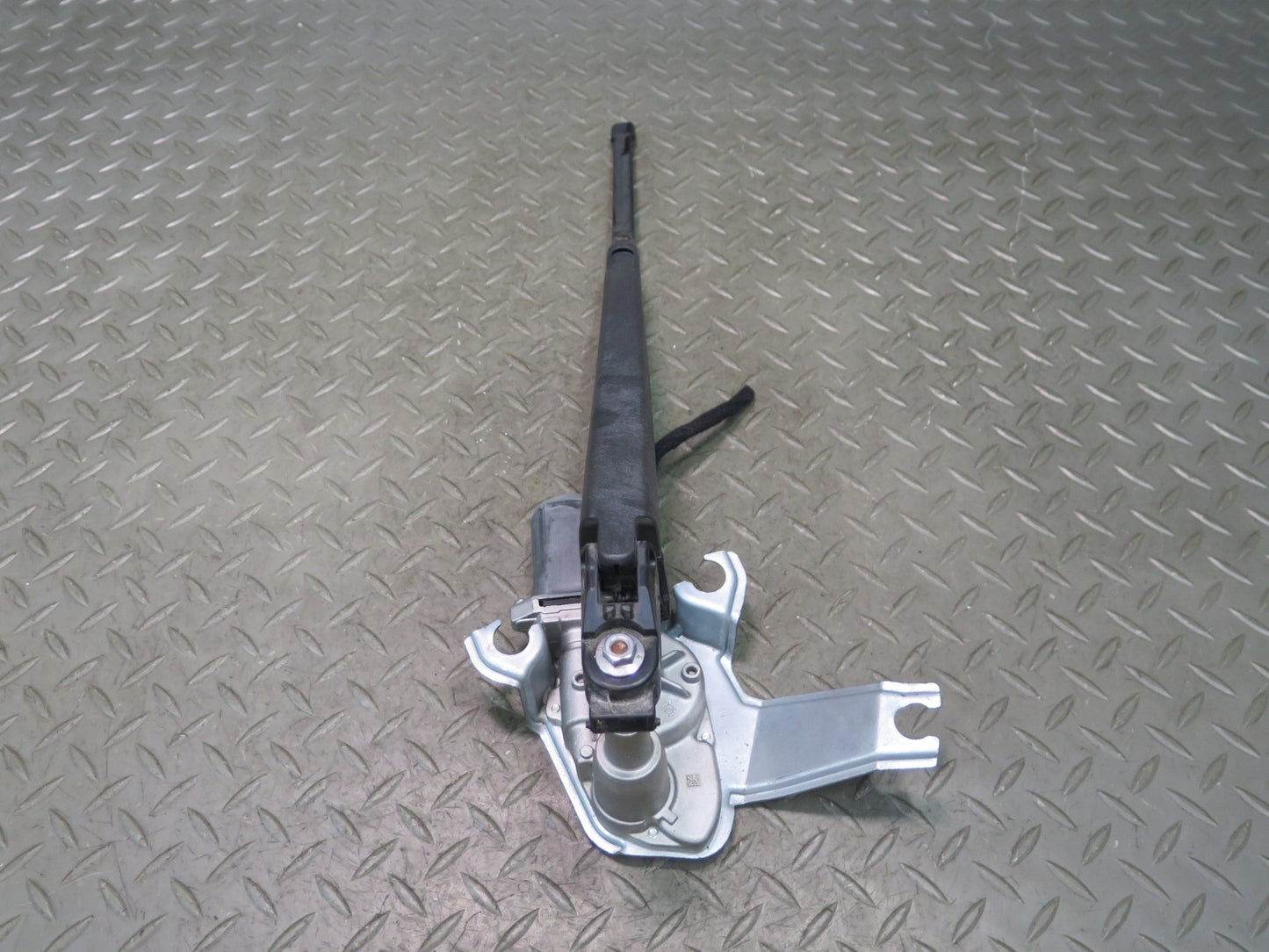 2017-2023 Alfa Romeo Stelvio Rear Trunk Liftgate Window Wiper Motor W/ Arm