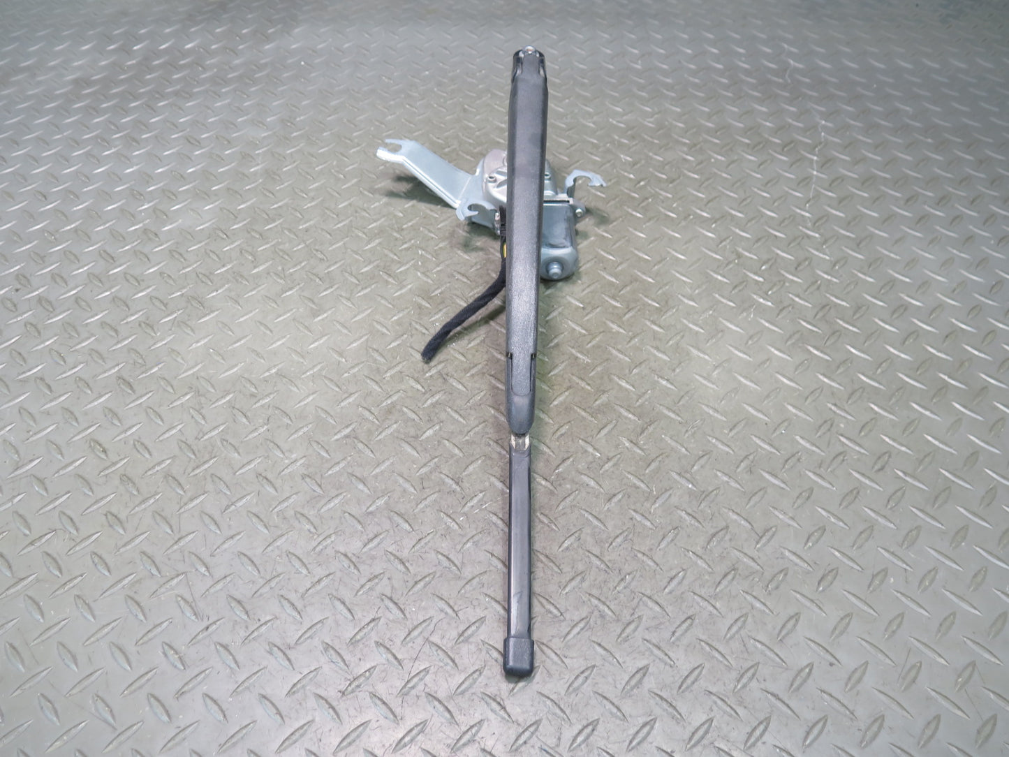 2017-2023 Alfa Romeo Stelvio Rear Trunk Liftgate Window Wiper Motor W/ Arm