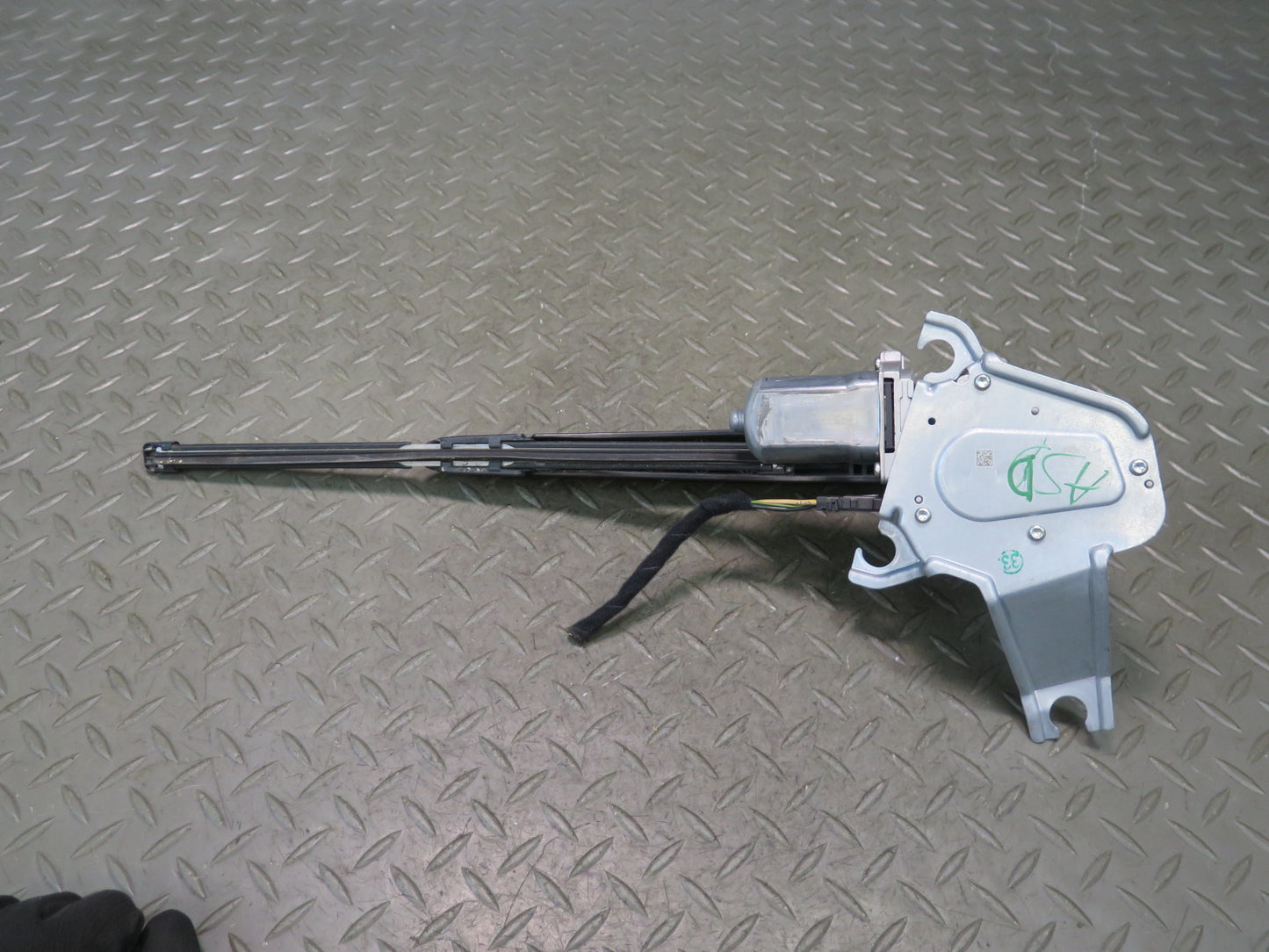 2017-2023 Alfa Romeo Stelvio Rear Trunk Liftgate Window Wiper Motor W/ Arm