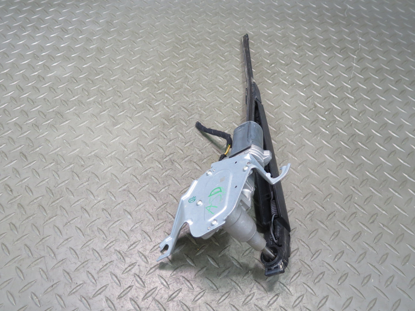 2017-2023 Alfa Romeo Stelvio Rear Trunk Liftgate Window Wiper Motor W/ Arm