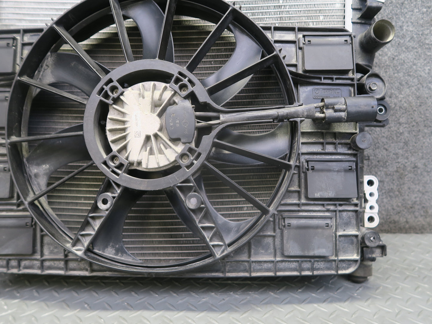 14-19 Chevrolet Corvette C7 Engine Cooling Radiator A/C Condenser Fan Assy OEM