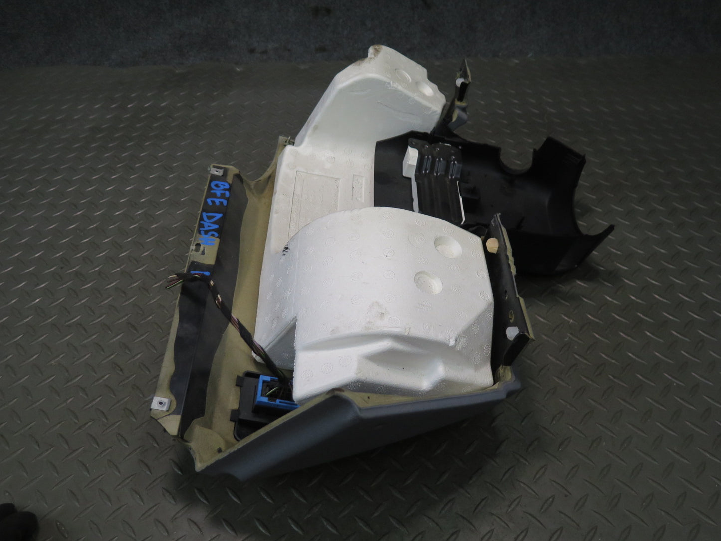 98-03 BMW E39 540ia Sedan Left Knee & Lower Steering Column Trim Assembly OEM