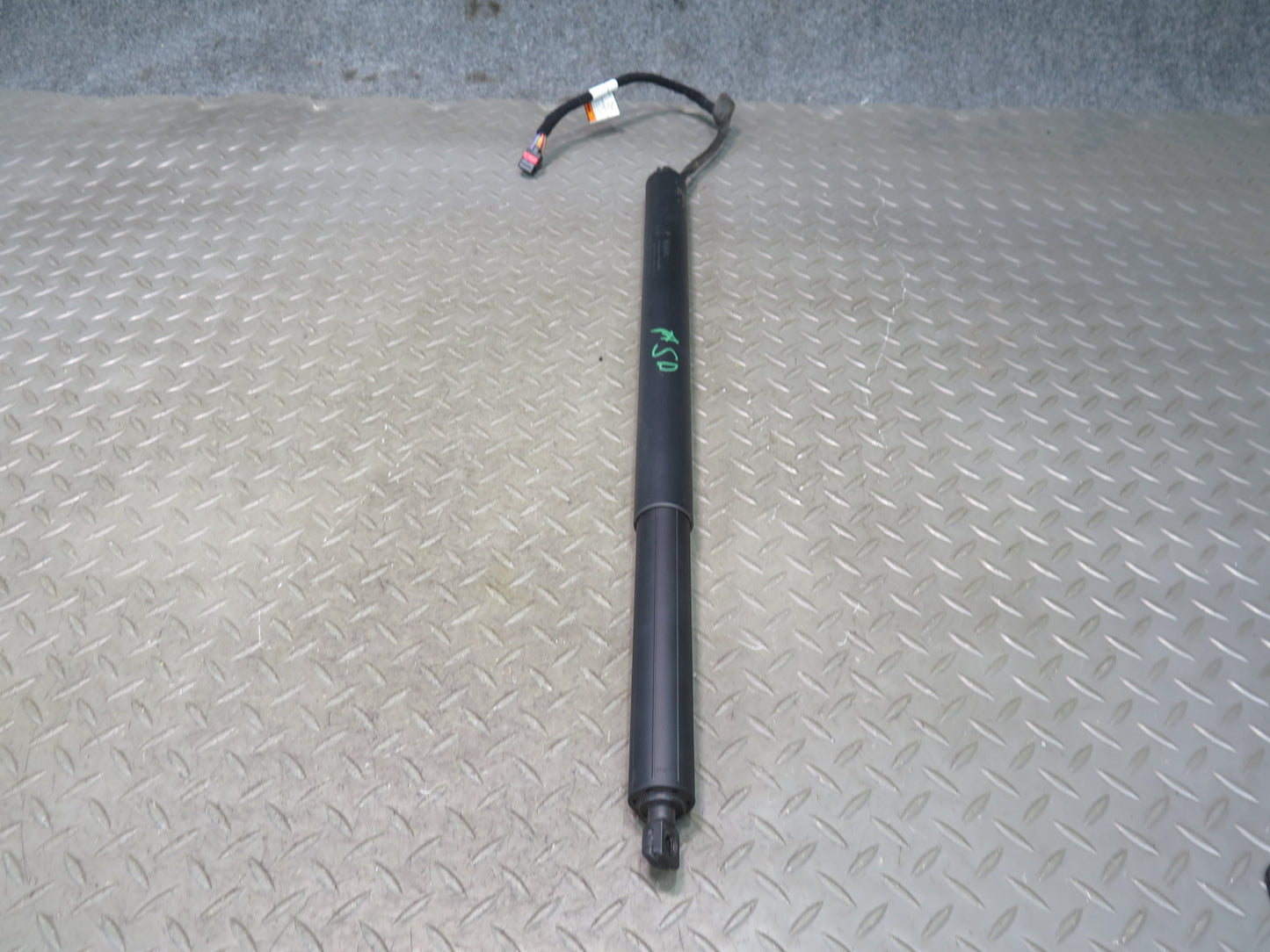 2017-2023 Alfa Romeo Stelvio Rear Liftgate Left Right Power Lift Shock Strut Set