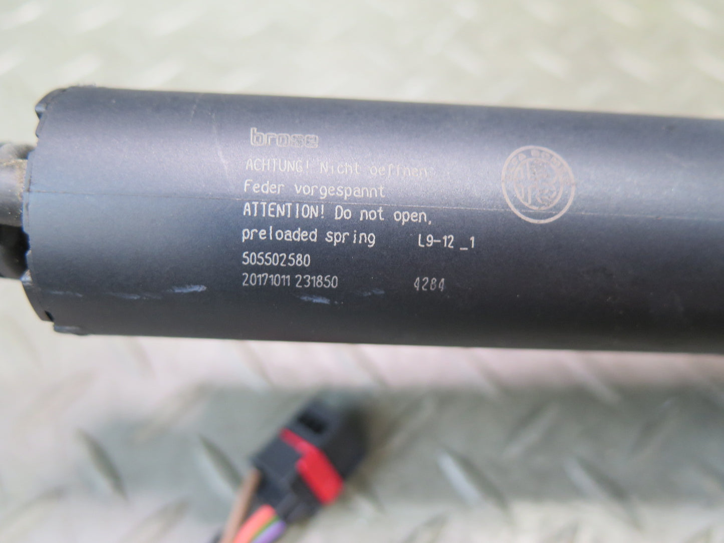 2017-2023 Alfa Romeo Stelvio Rear Liftgate Left Right Power Lift Shock Strut Set