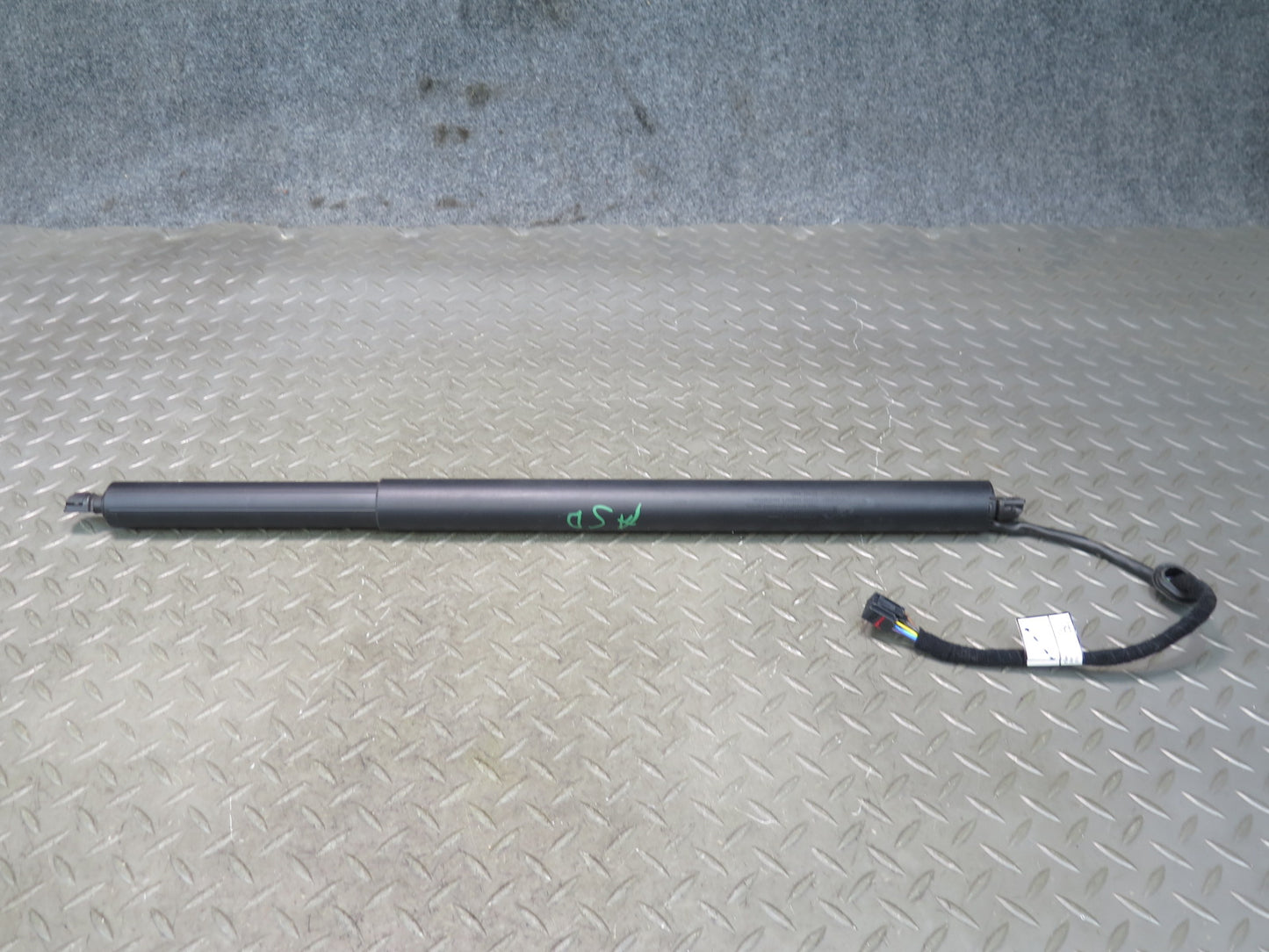 2017-2023 Alfa Romeo Stelvio Rear Liftgate Left Right Power Lift Shock Strut Set