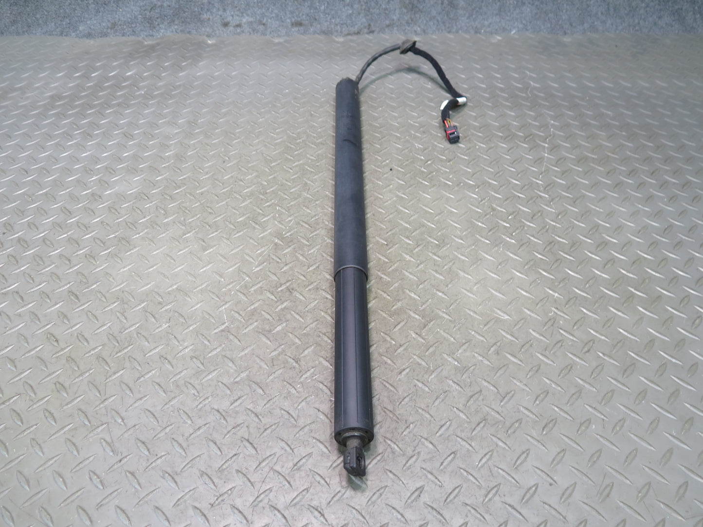 2017-2023 Alfa Romeo Stelvio Rear Liftgate Left Right Power Lift Shock Strut Set