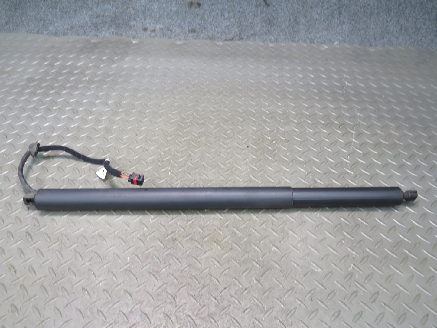 2017-2023 Alfa Romeo Stelvio Rear Liftgate Left Right Power Lift Shock Strut Set