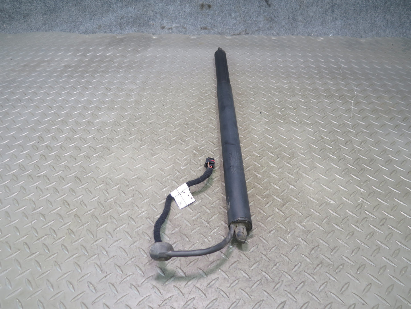 2017-2023 Alfa Romeo Stelvio Rear Liftgate Left Right Power Lift Shock Strut Set