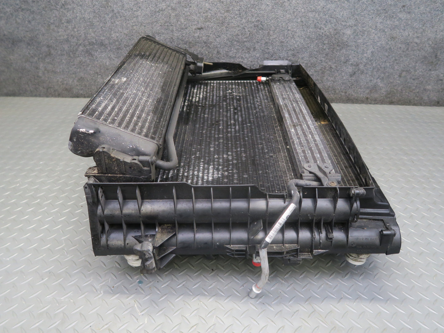 06-10 BMW E63 E64 M6 5.0L S85 Engine Radiator A/C Condenser Oil Cooler Fan Assy
