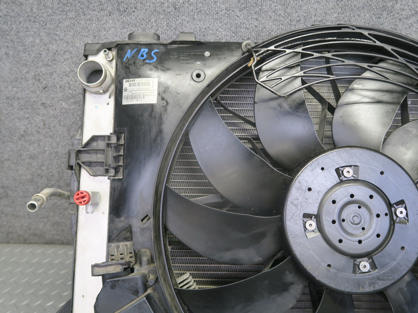 06-10 BMW E63 E64 M6 5.0L S85 Engine Radiator A/C Condenser Oil Cooler Fan Assy