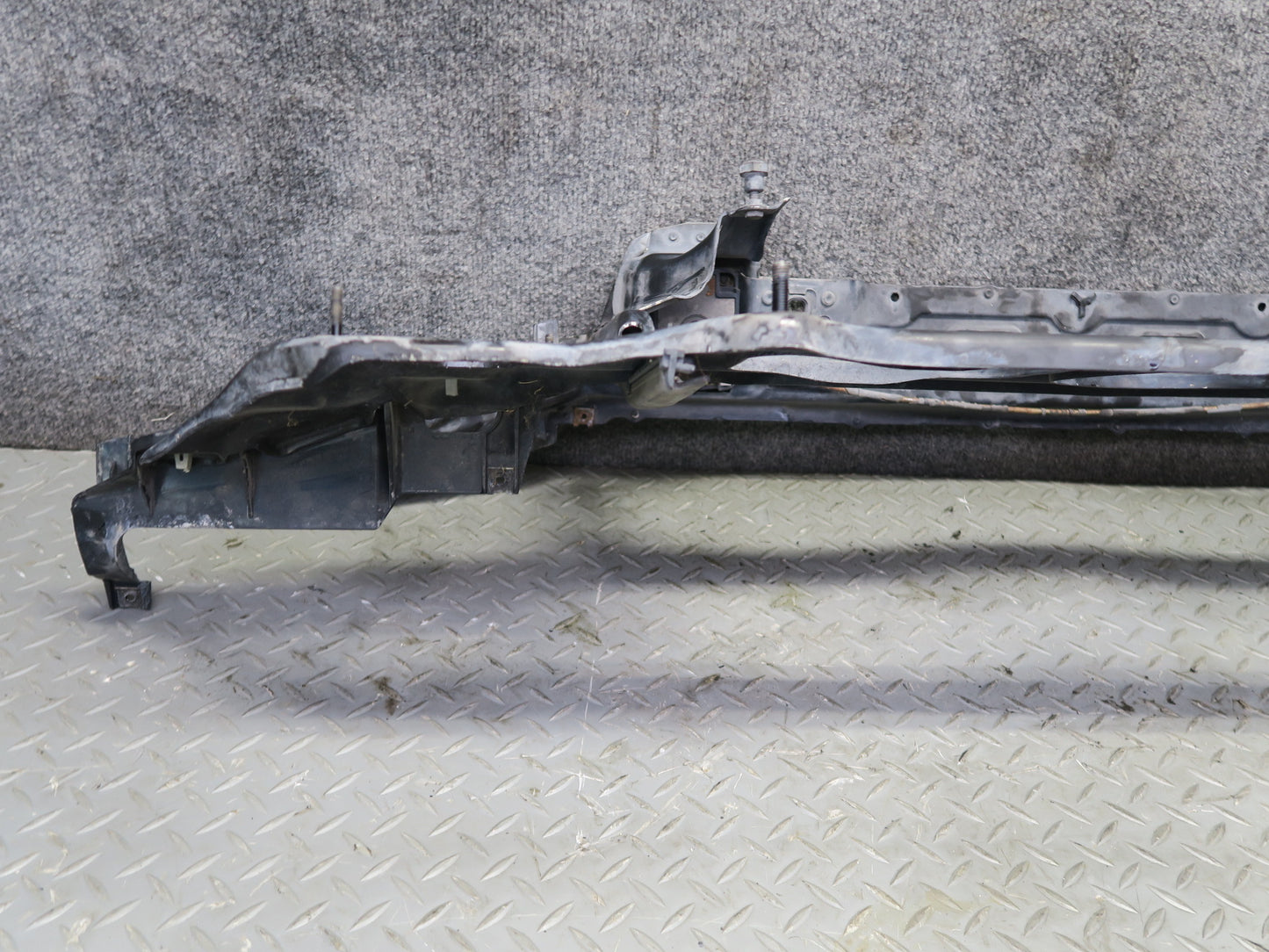 97-03 BMW E39 540ia Front Radiator Support w Front Shock Absorber Set OEM