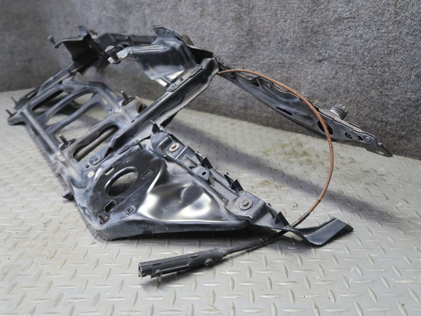 97-03 BMW E39 540ia Front Radiator Support w Front Shock Absorber Set OEM