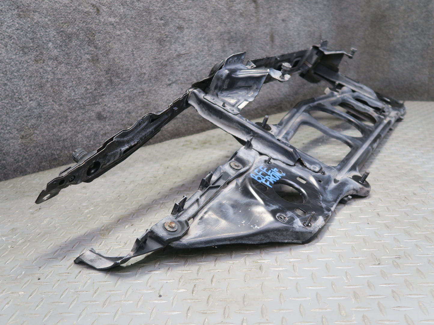 97-03 BMW E39 540ia Front Radiator Support w Front Shock Absorber Set OEM