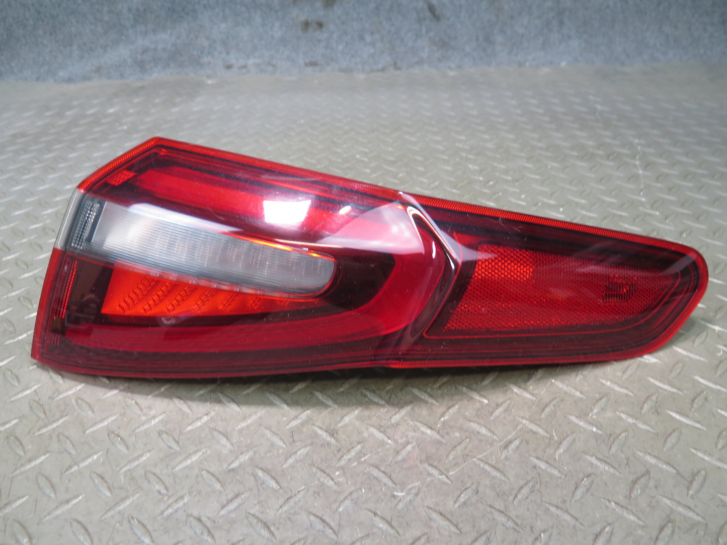 2017-2023 Alfa Romeo Stelvio Rear Right Side Outer Taillight Tail Light Lamp