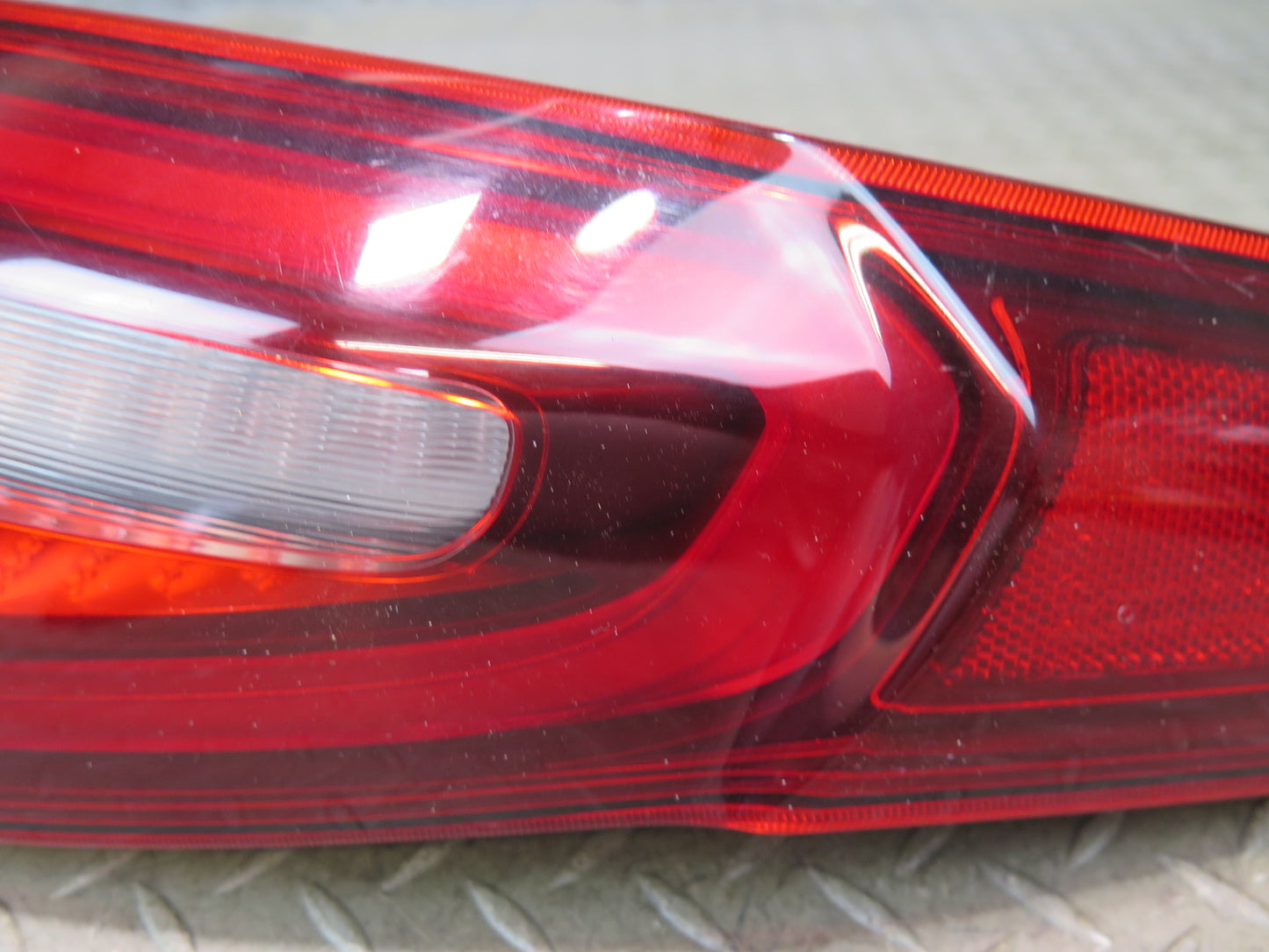 2017-2023 Alfa Romeo Stelvio Rear Right Side Outer Taillight Tail Light Lamp